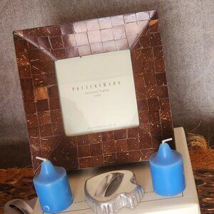 L8  Unique Gorgeous Handcrafted coconut frame 3.5 x 3.5 pic in 6.5 x 6.5 frame